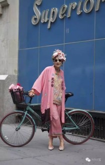 中国最炫奶奶风（很漂亮的中国网红奶奶）